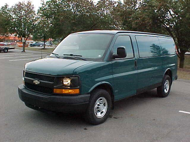Used 2011 Chevrolet Express 3500 image 4