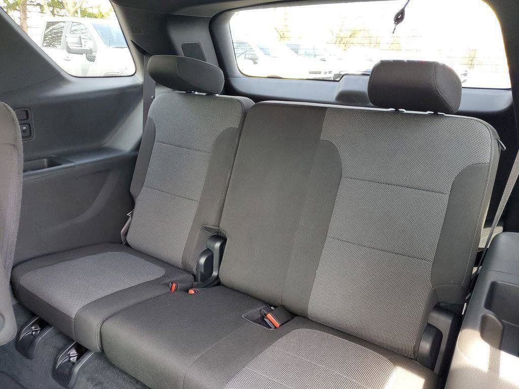 Used 2023 Chevrolet Traverse LT image 29