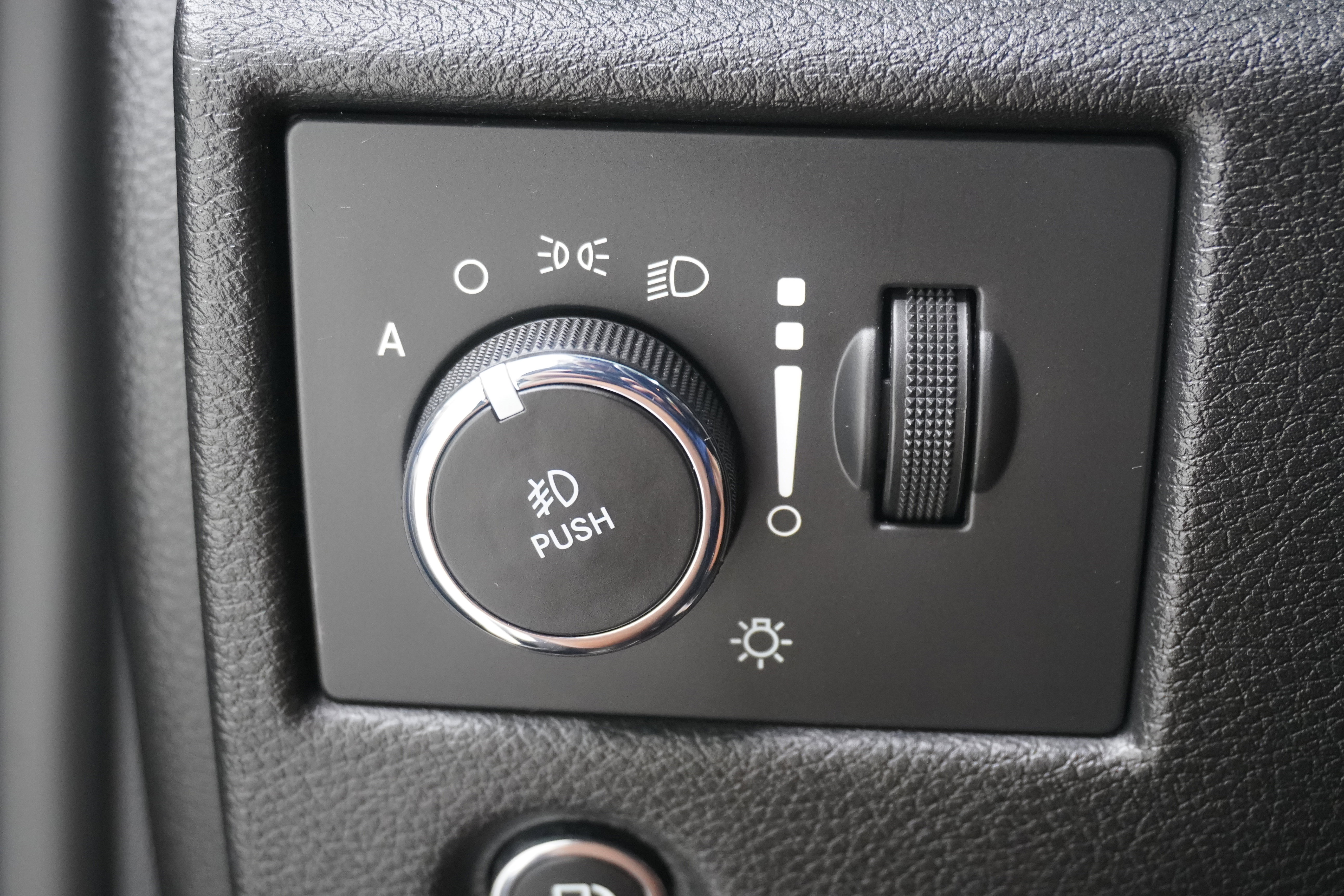 Used 2017 Jeep Grand Cherokee Laredo RWD image 20