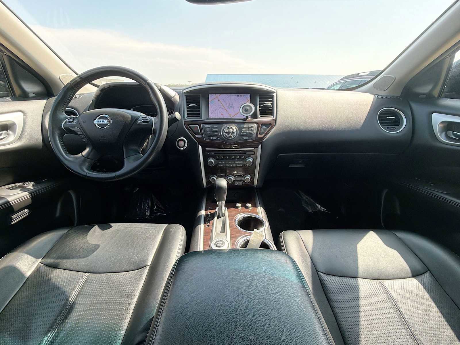 Used 2015 Nissan Pathfinder Platinum w/ Cargo Package image 12