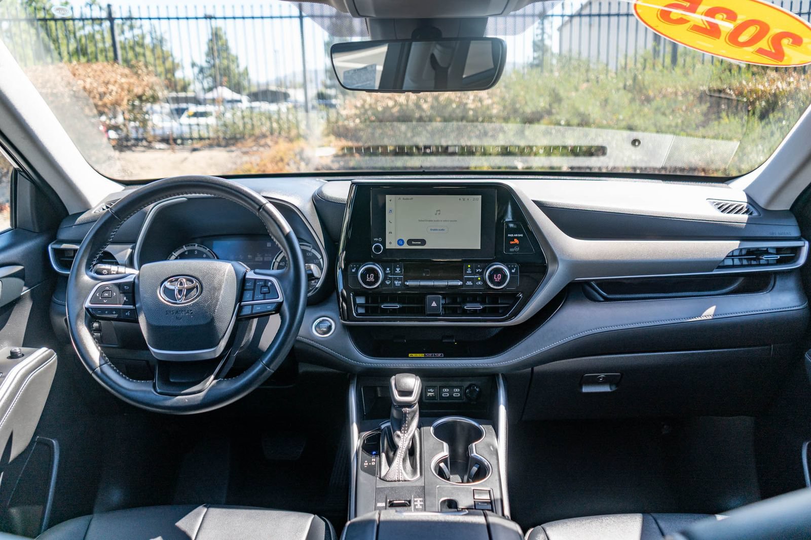 Certified 2025 Toyota Highlander XLE FWD image 20