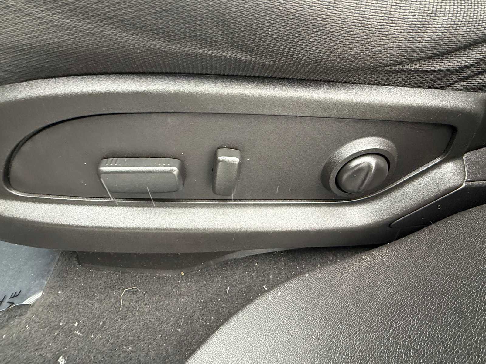 Used 2015 GMC Acadia SLE image 14