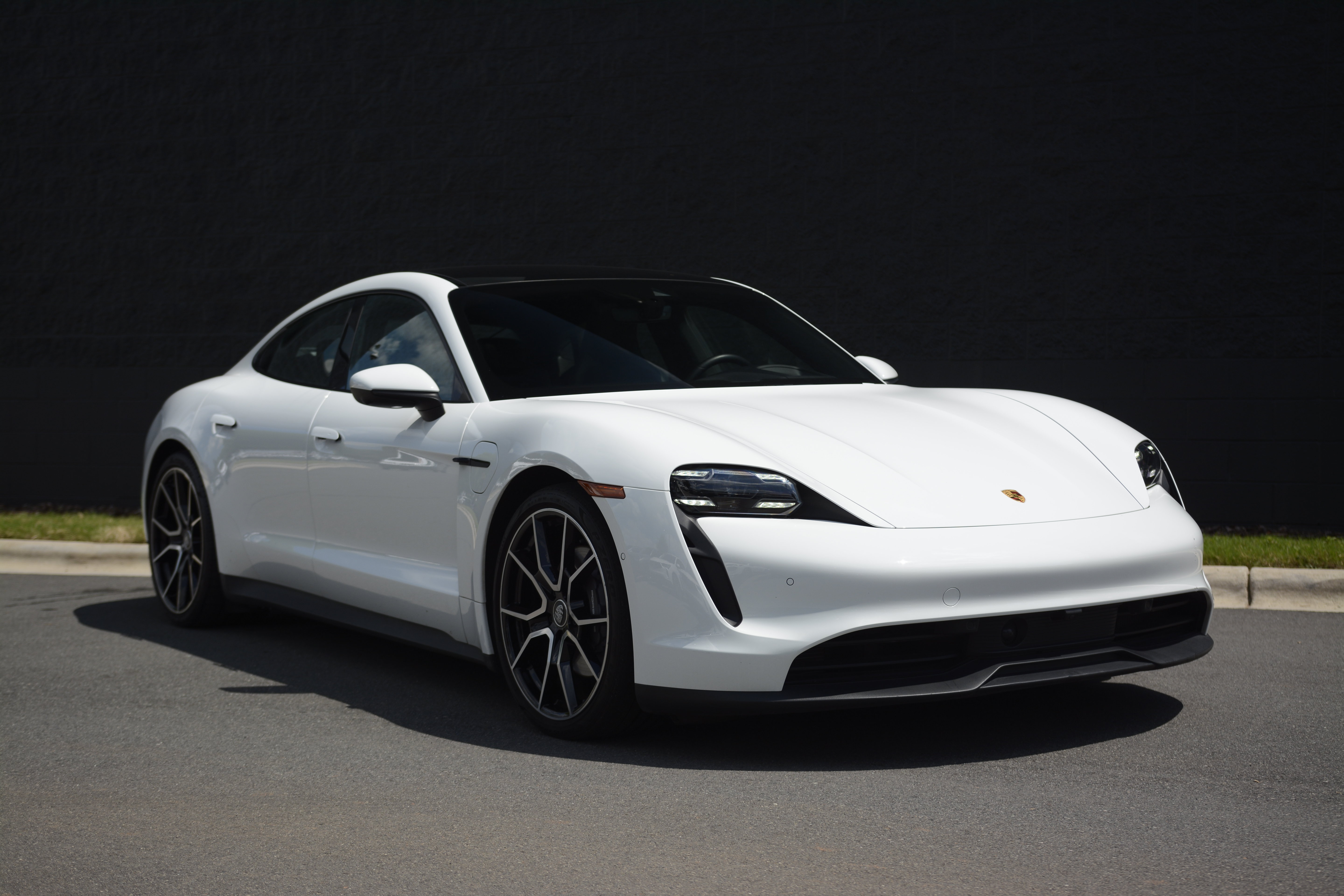 Certified 2023 Porsche Taycan RWD image 9
