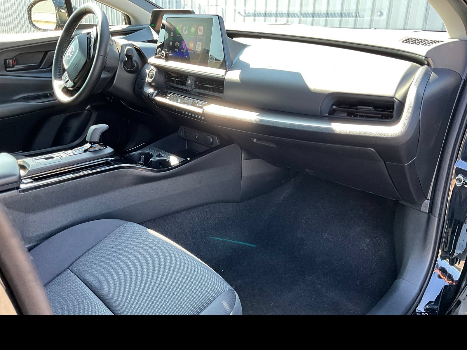 Used 2024 Toyota Prius LE FWD image 9