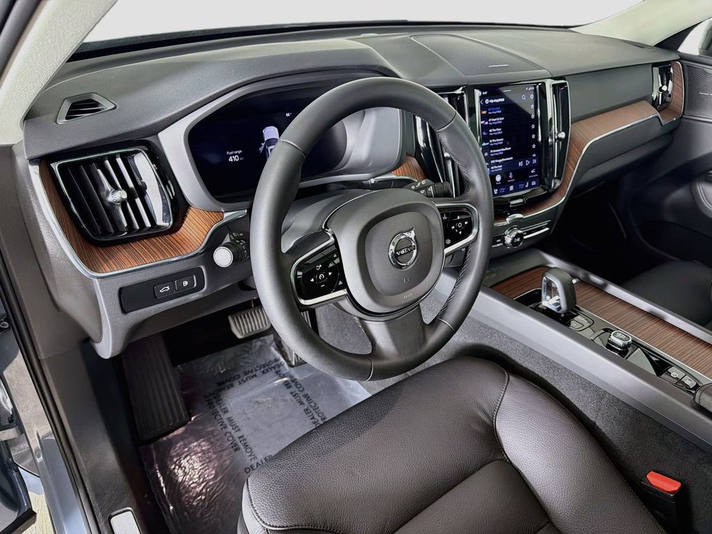 Certified 2023 Volvo XC60 T8 Plus AWD/4WD image 9