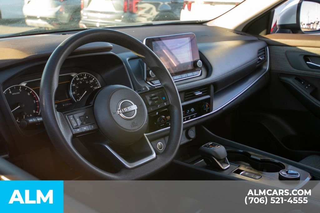 Used 2023 Nissan Rogue SV image 6
