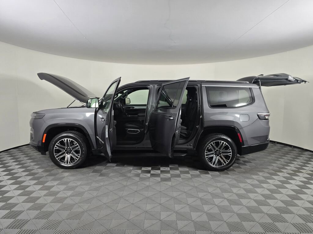 New 2026 Jeep Grand Wagoneer 4WD image 17