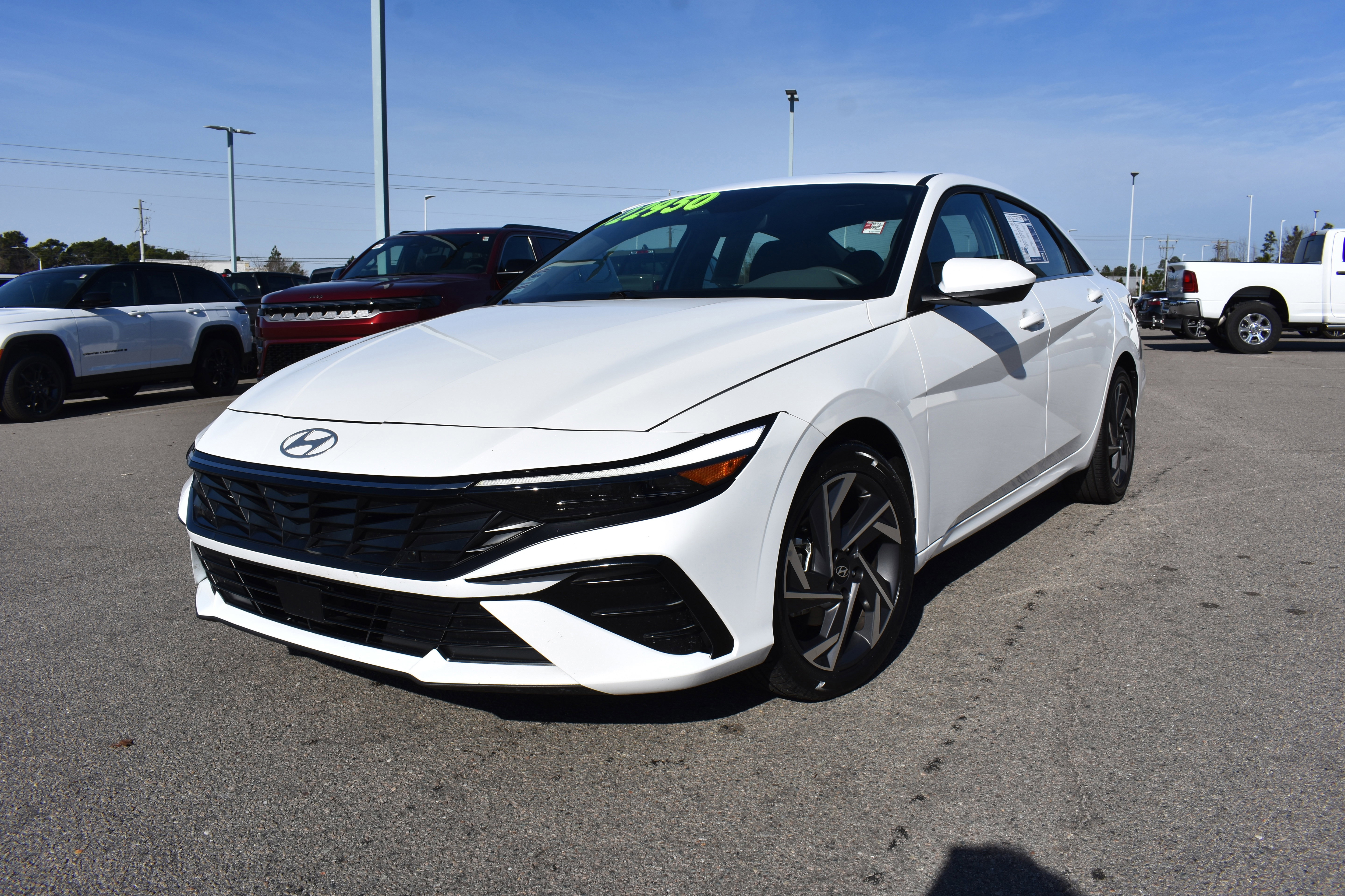 Used 2025 Hyundai Elantra SEL image 5