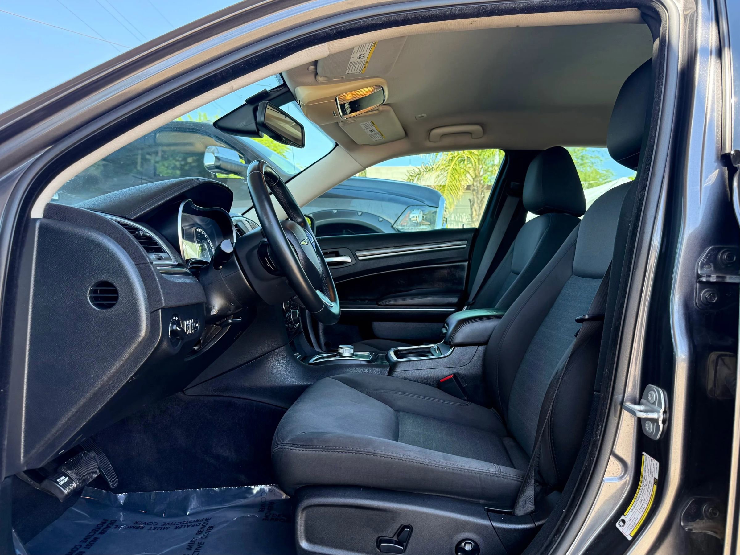 Used 2018 Chrysler 300 Touring w/ Sport Appearance Package image 9