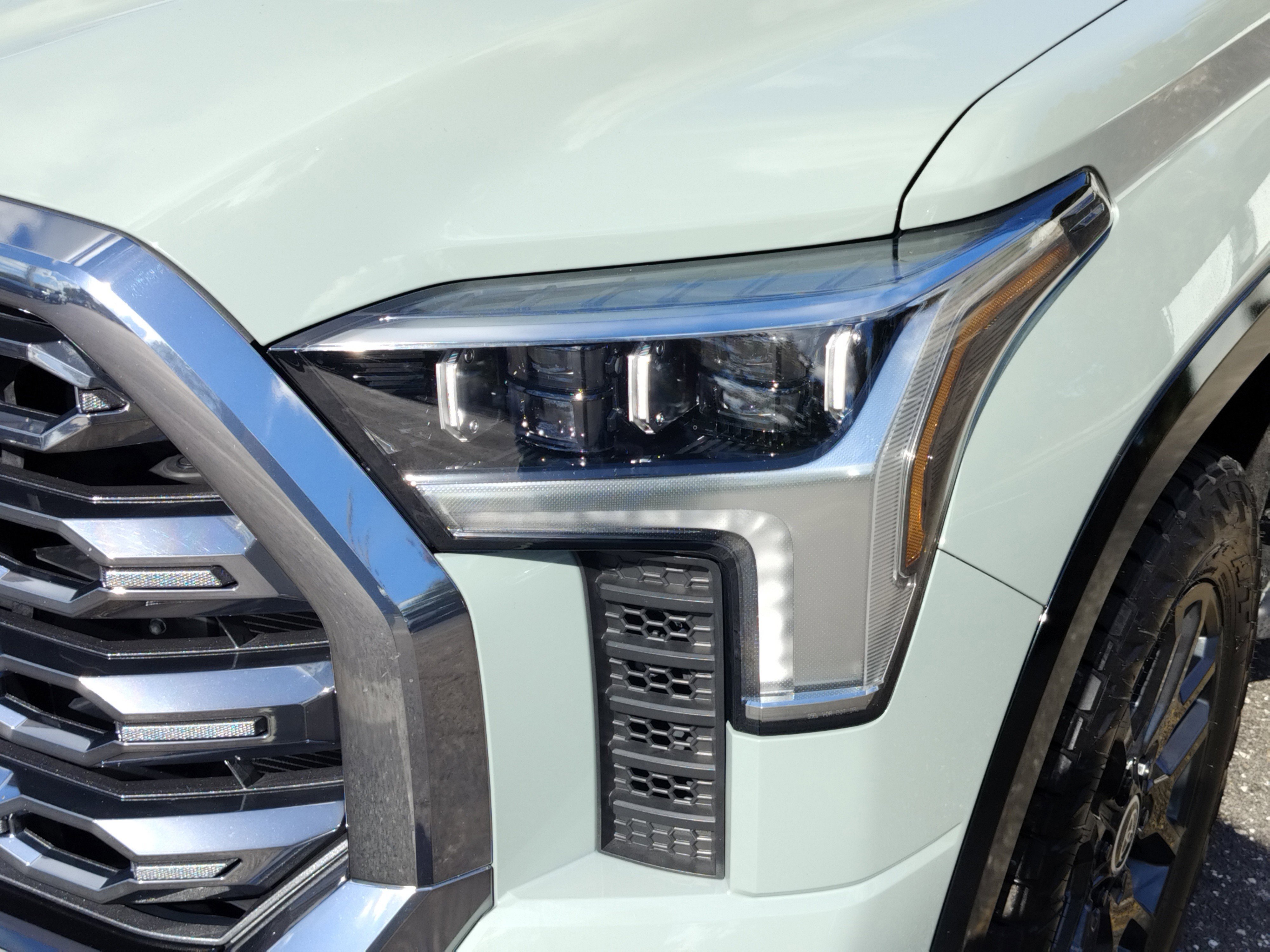 Used 2024 Toyota Tundra Platinum image 9