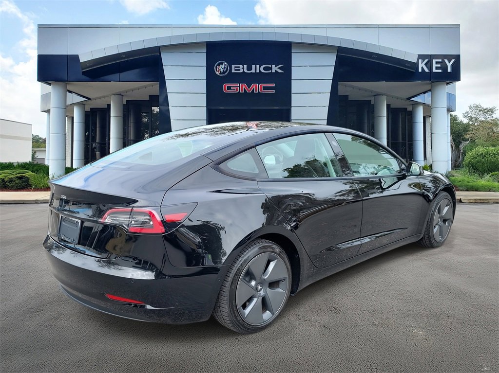 Used 2021 Tesla Model 3 Standard Range Plus image 4