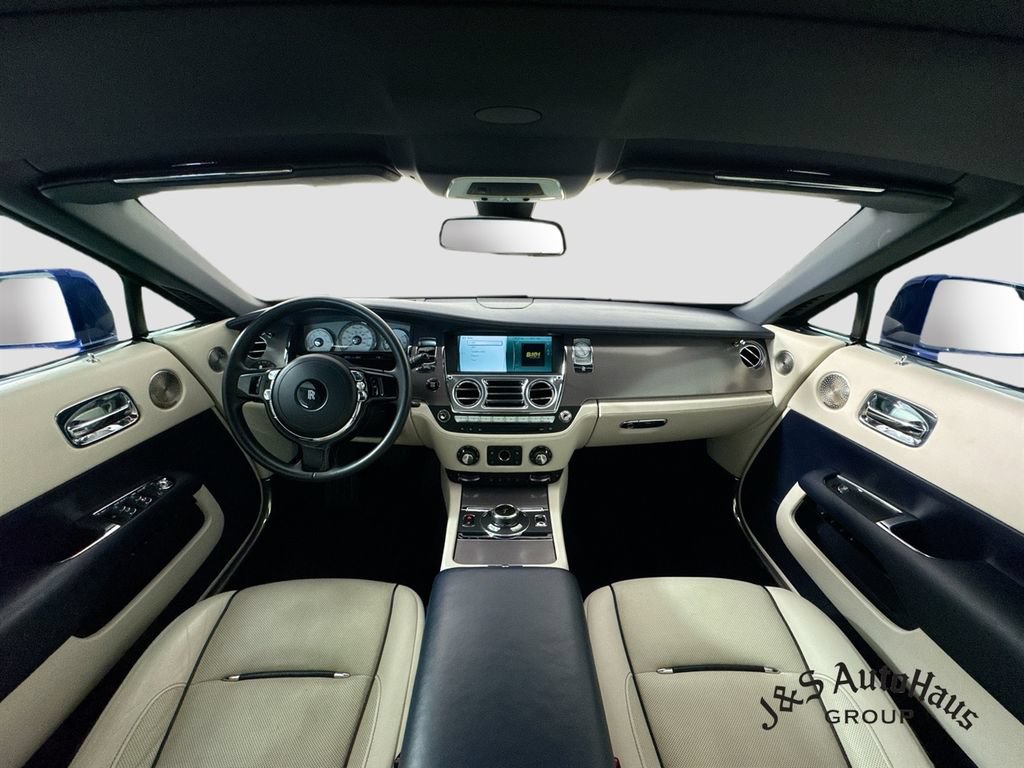 Used 2017 Rolls-Royce Dawn RWD image 29