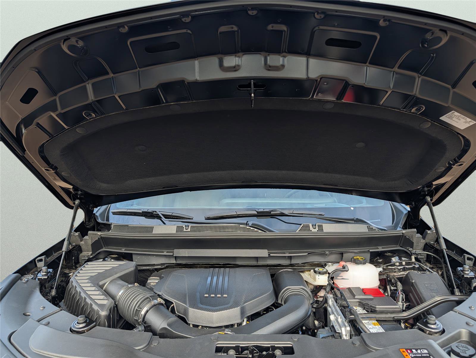 New 2026 Chevrolet Traverse LT w/ LPO, Floor Liner Package FWD image 14