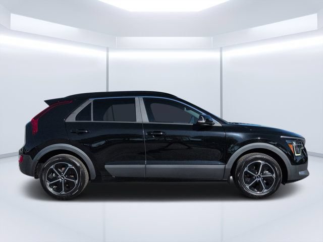 Used 2024 Kia Niro EX FWD image 2