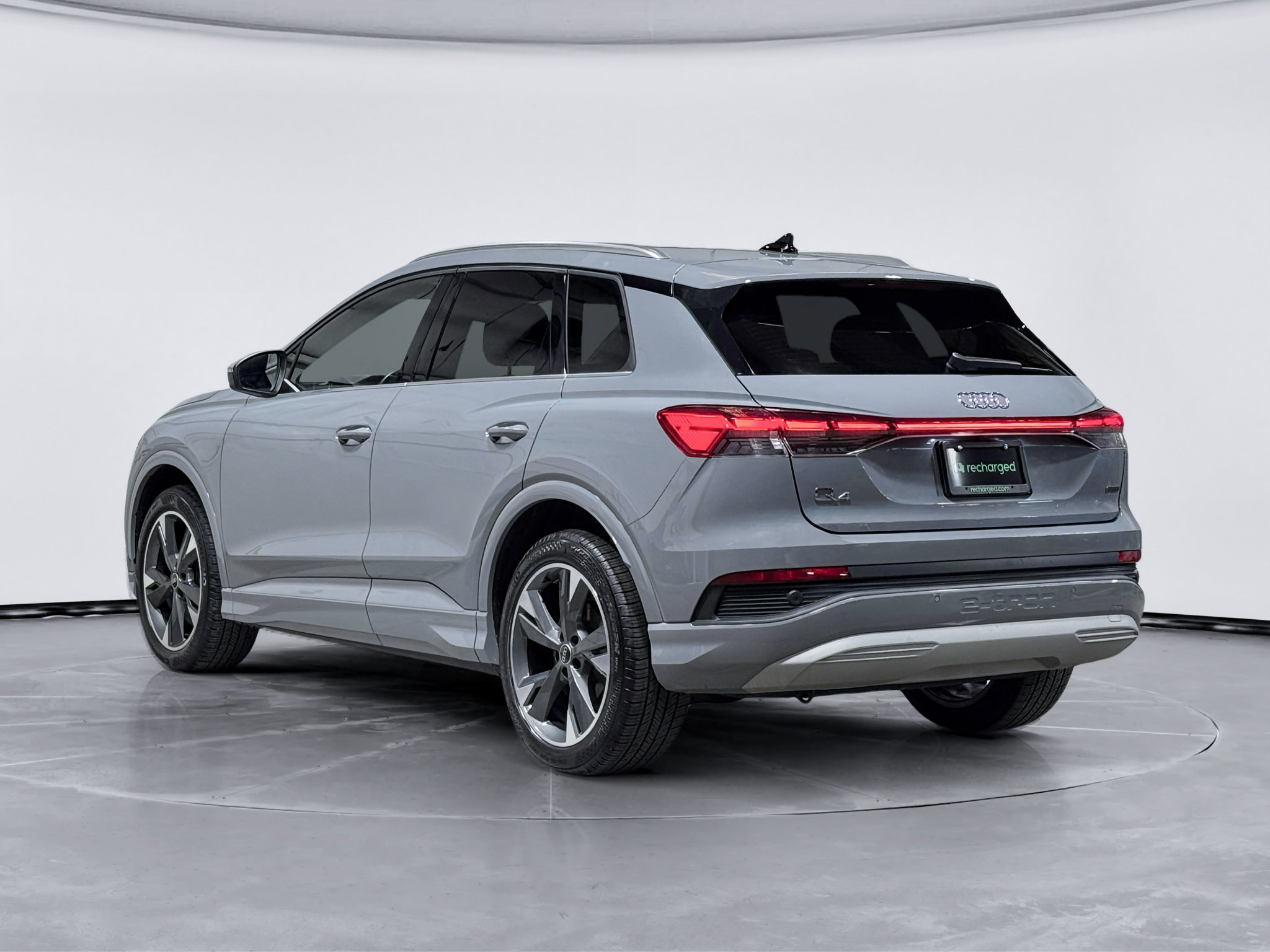 Used 2022 Audi Q4 e-tron Premium Plus AWD/4WD image 2