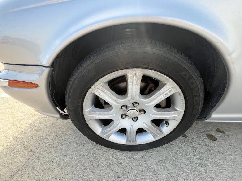Used 2005 Jaguar XJ8 RWD image 10