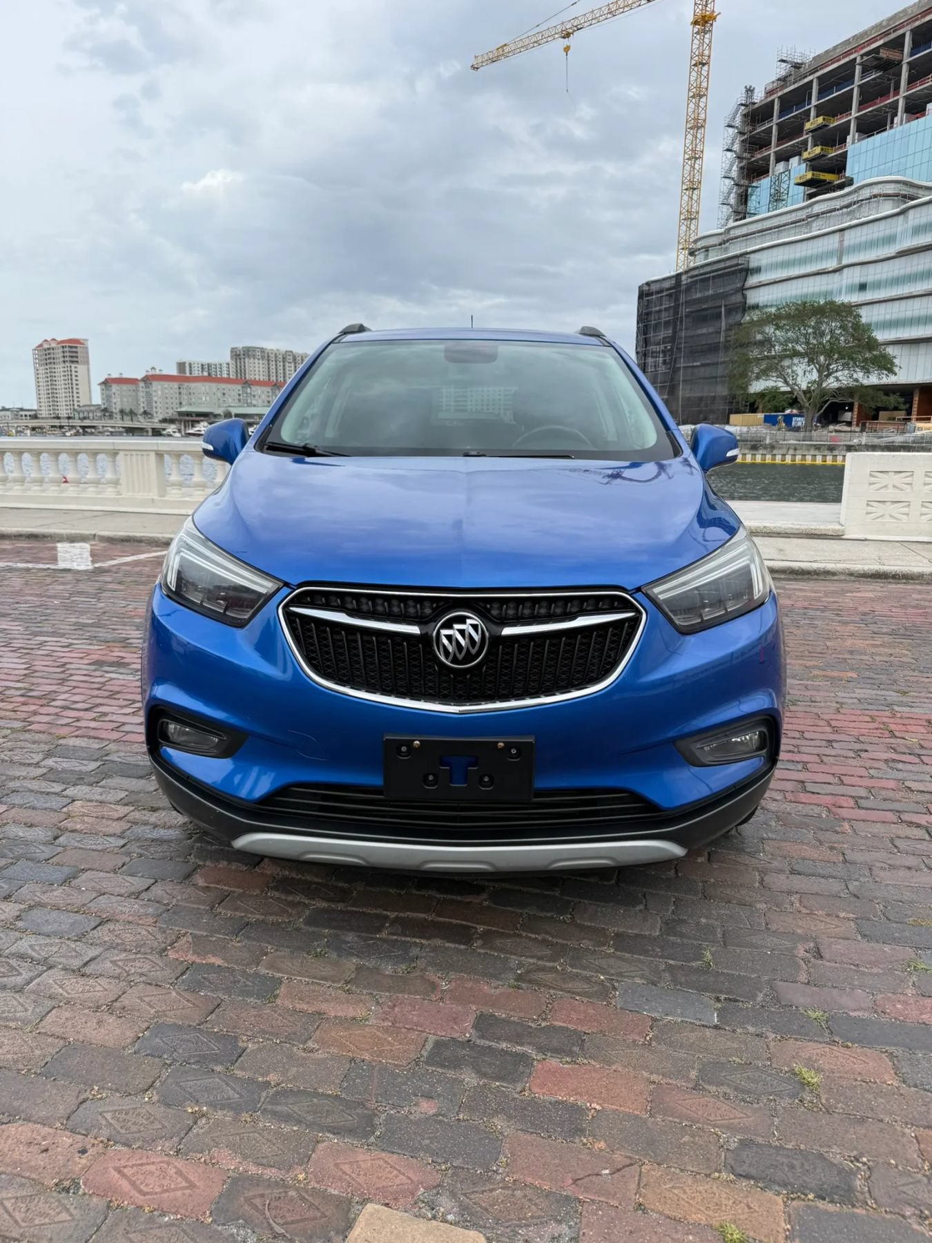 Used 2018 Buick Encore Essence AWD/4WD image 3