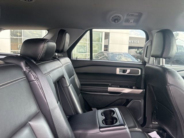 Used 2023 Ford Explorer XLT w/ Equipment Group 202A RWD image 14
