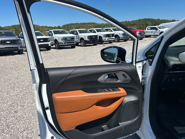 New 2026 Chrysler Pacifica Pinnacle image 30