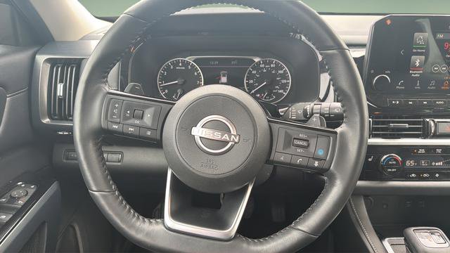Used 2024 Nissan Pathfinder SL image 9
