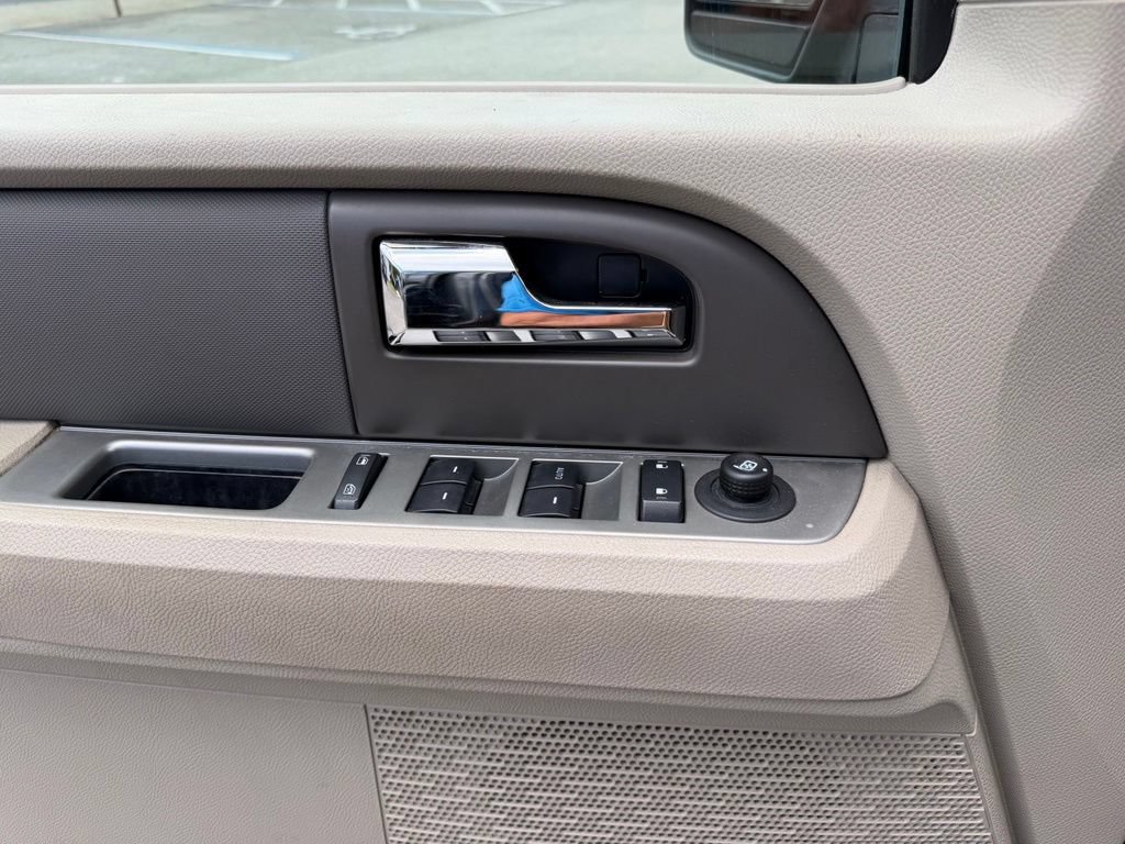 Used 2011 Ford Expedition XLT RWD image 25