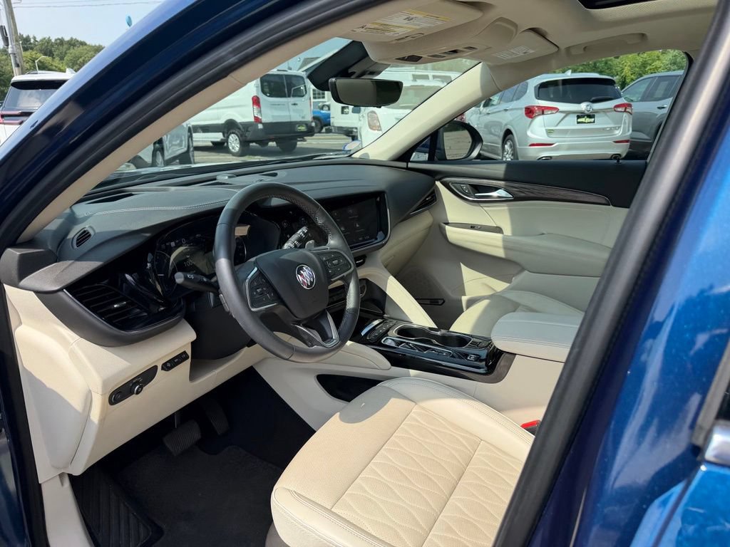 Certified 2022 Buick Envision Avenir w/ Technology Package II AWD/4WD image 20