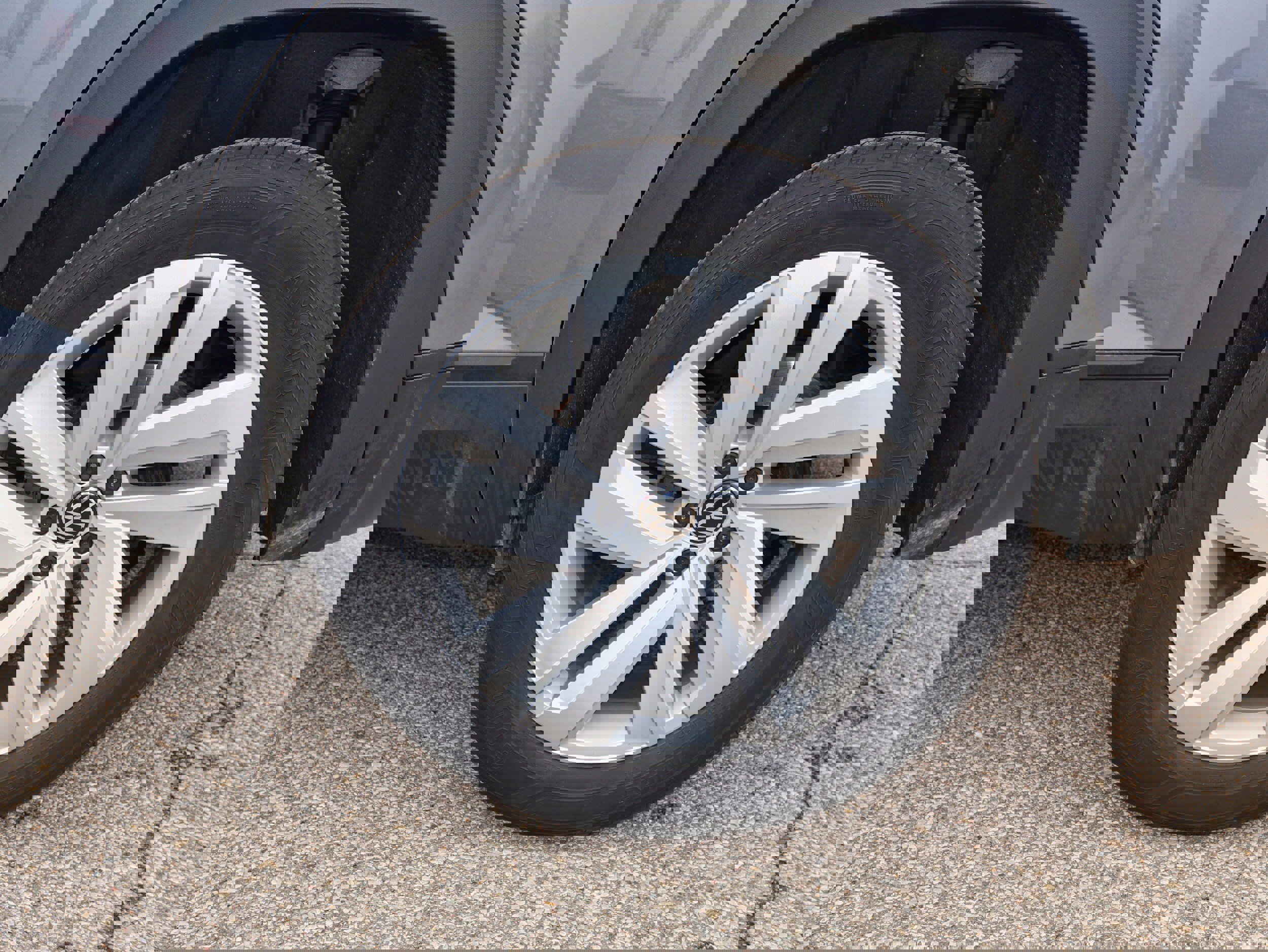 Used 2023 Volkswagen Atlas Cross Sport SE image 27