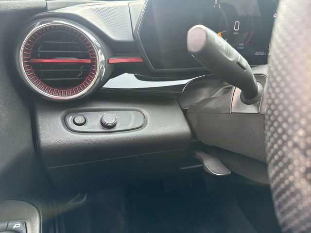 Used 2024 Chevrolet Trax RS w/ Driver Confidence Package FWD image 20