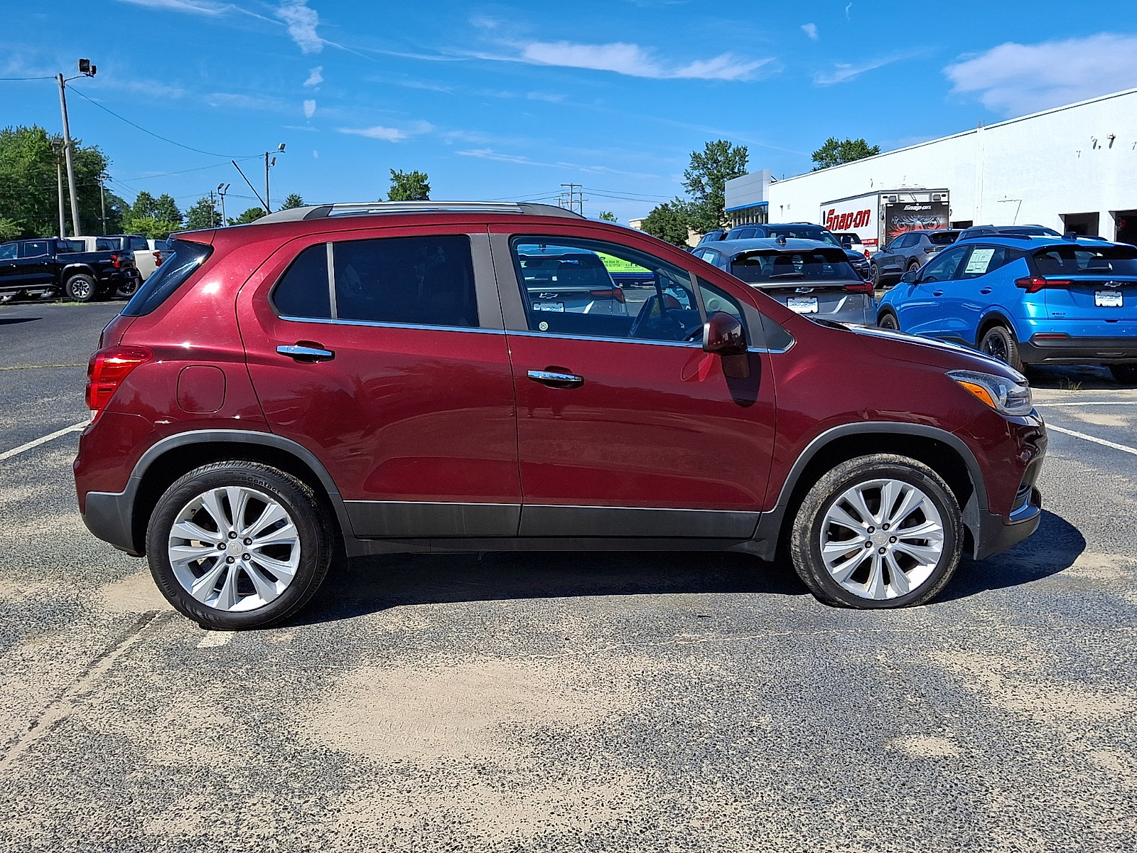 Used 2017 Chevrolet Trax Premier w/ Driver Confidence II Package AWD/4WD image 7