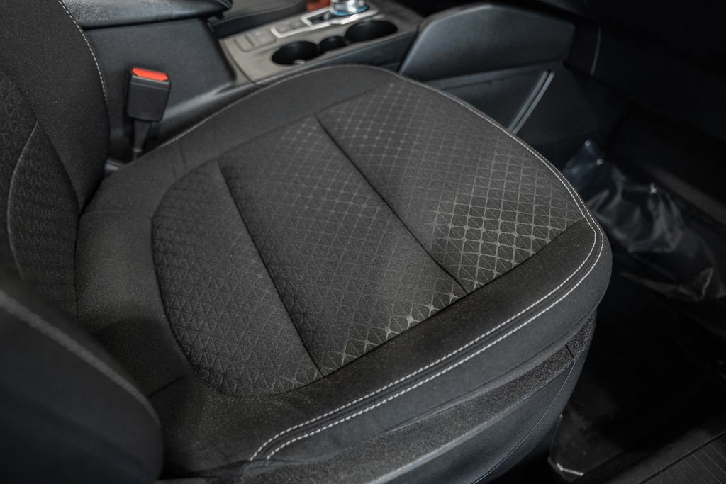 Used 2024 Ford Escape Active AWD/4WD image 37