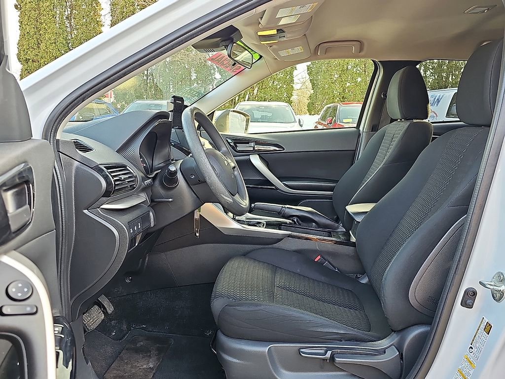 Used 2023 Mitsubishi Eclipse Cross LE image 13