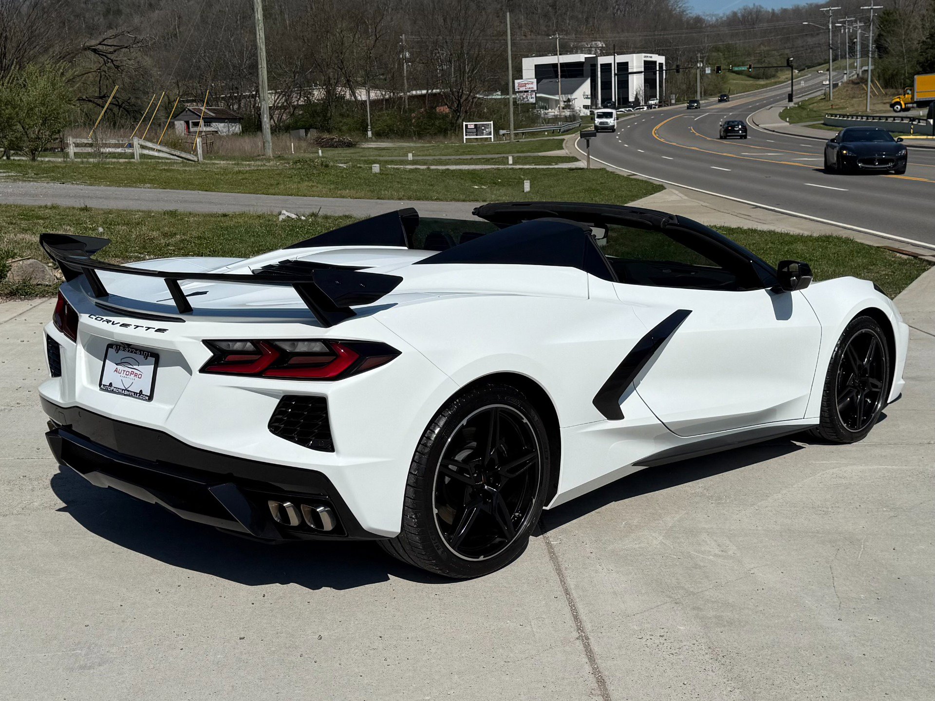 Used 2023 Chevrolet Corvette Stingray Premium Conv w/ Z51 Performance Package RWD image 13