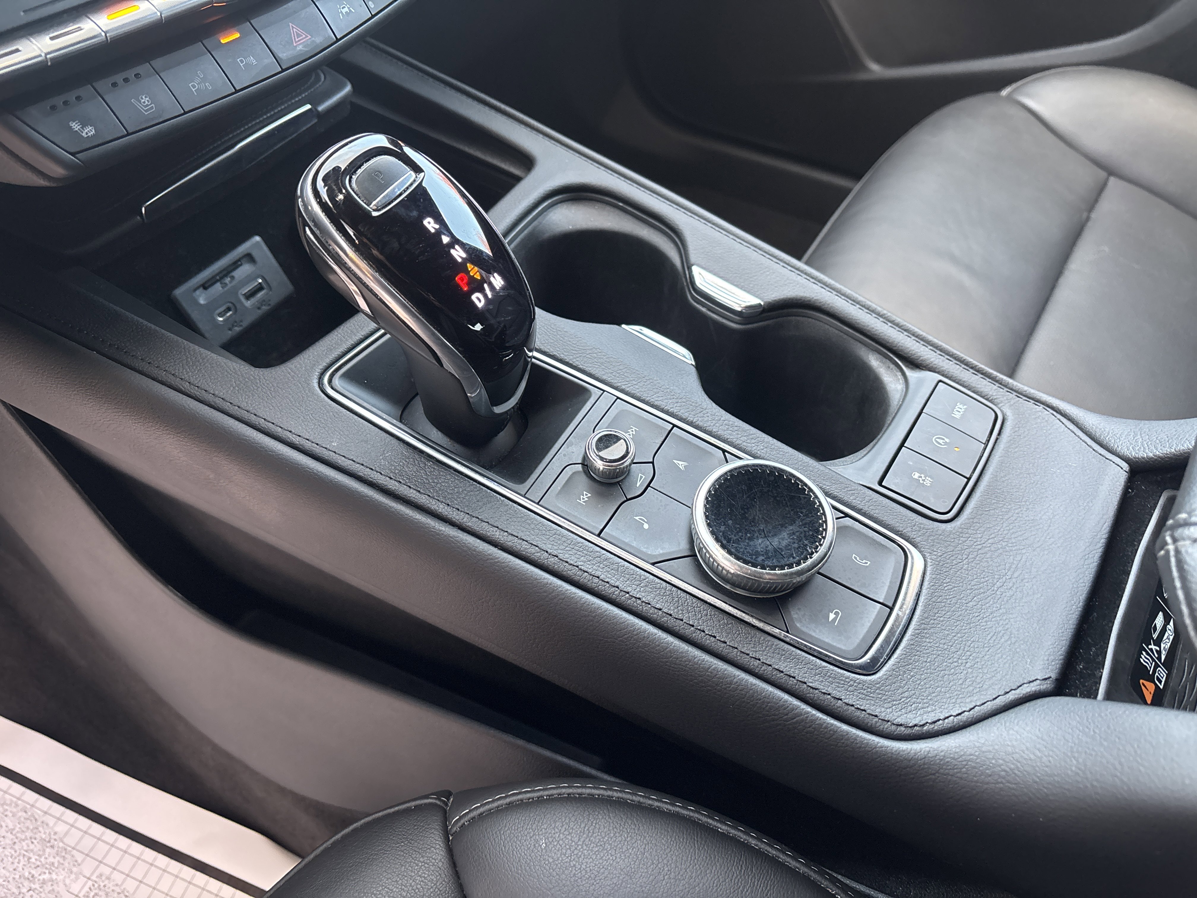 Used 2022 Cadillac XT4 Premium Luxury w/ Technology Package image 23