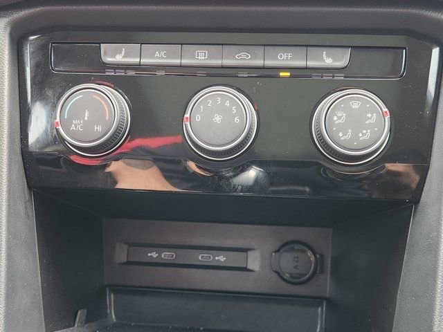 Used 2023 Volkswagen Taos SE w/ Panoramic Sunroof Package image 22