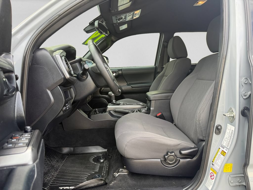 Used 2019 Toyota Tacoma TRD Off-Road w/ Technology Package AWD/4WD image 22