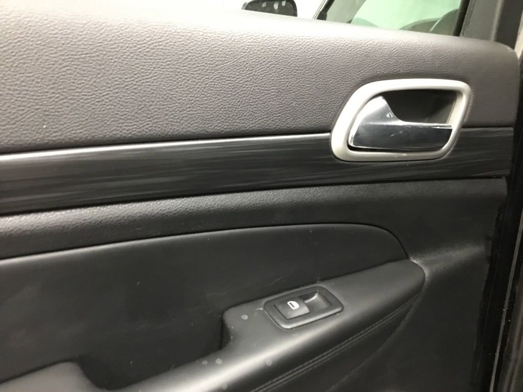 Used 2022 Jeep Grand Cherokee Laredo X image 13