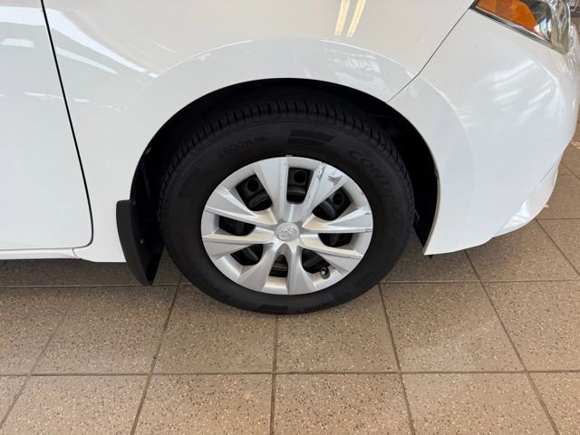 Used 2015 Toyota Corolla L image 10