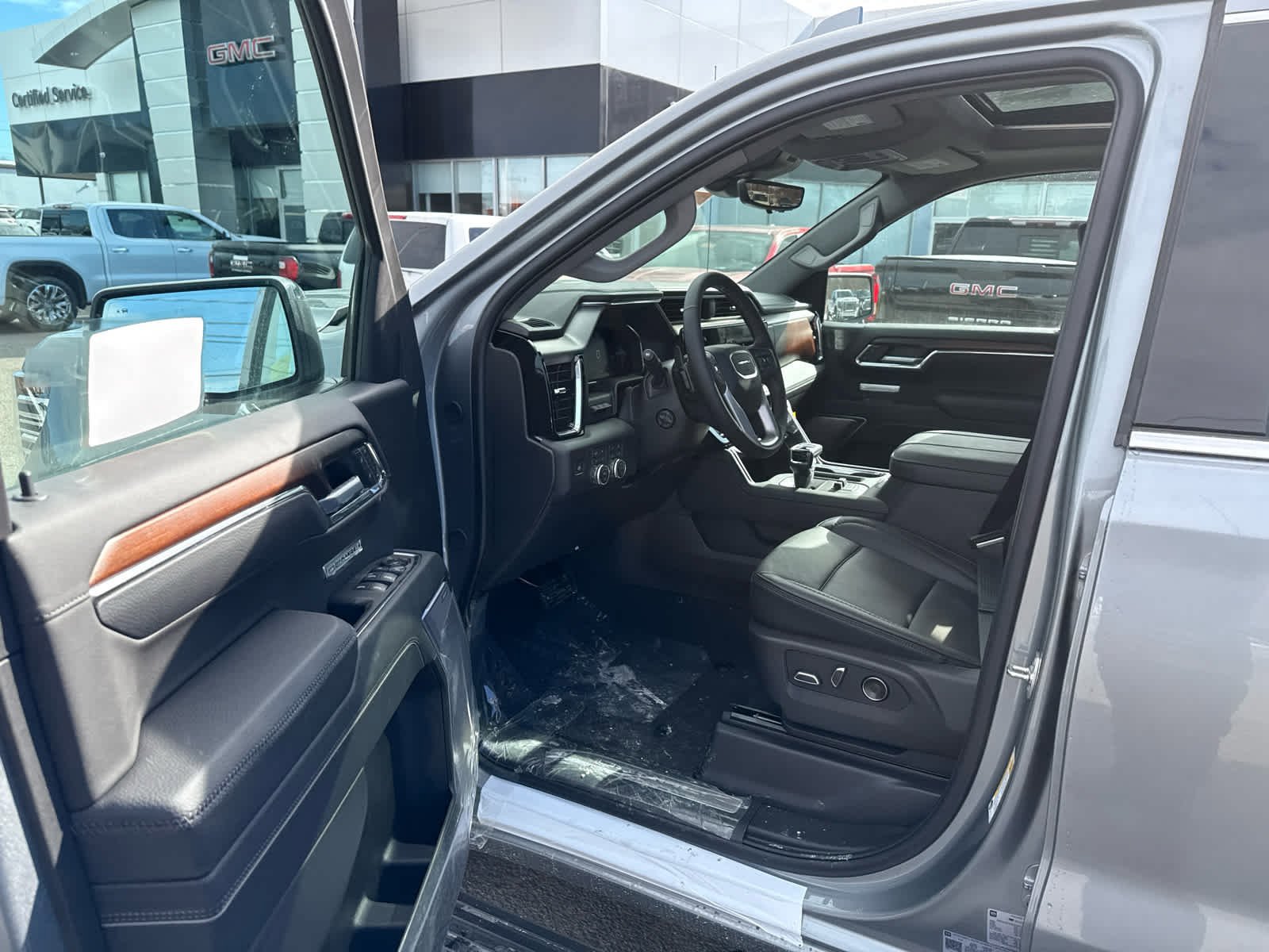 New 2026 GMC Sierra 1500 Denali w/ Denali Reserve Package image 18