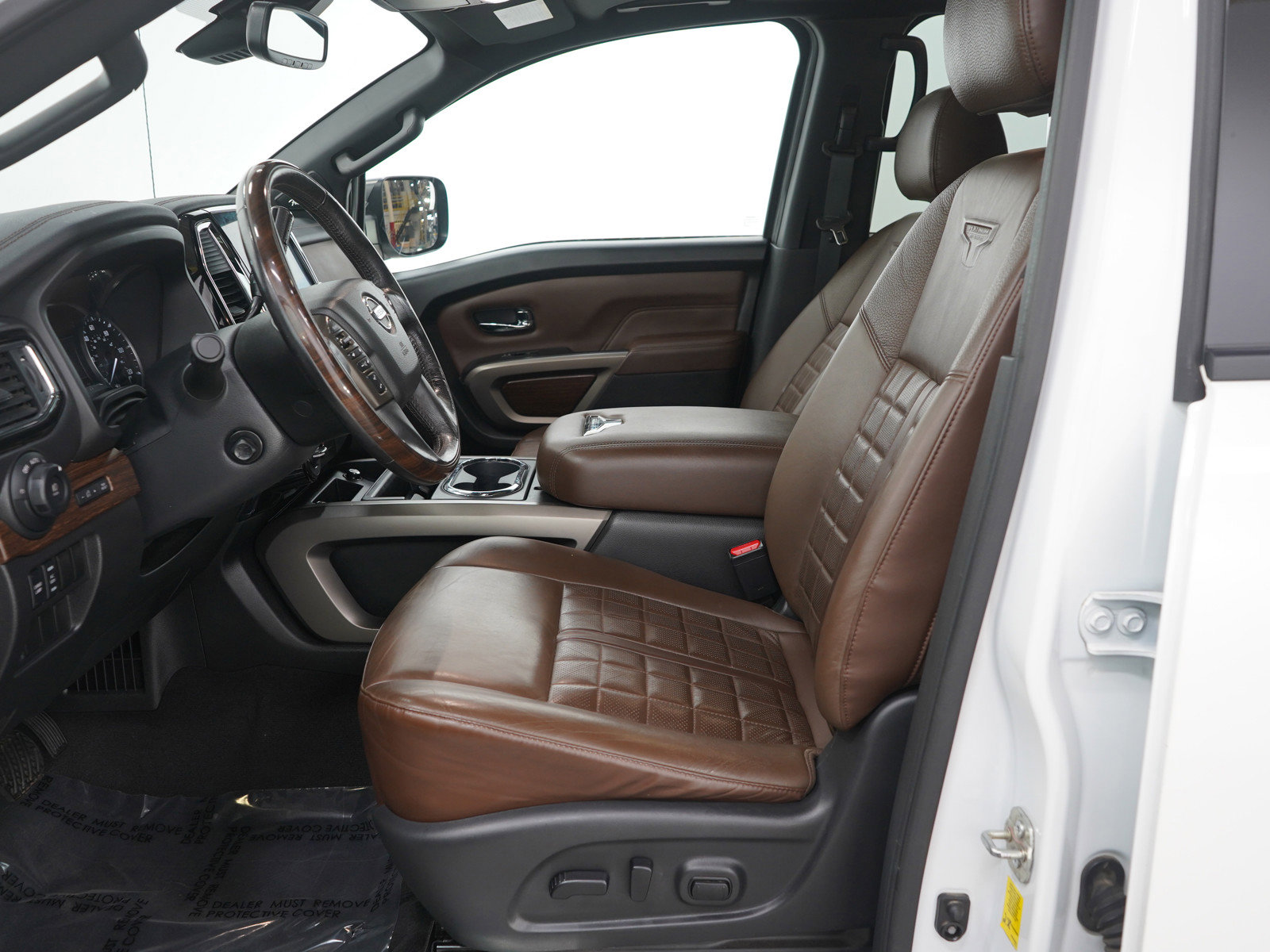 Used 2021 Nissan Titan Platinum Reserve w/ Moonroof Package image 25