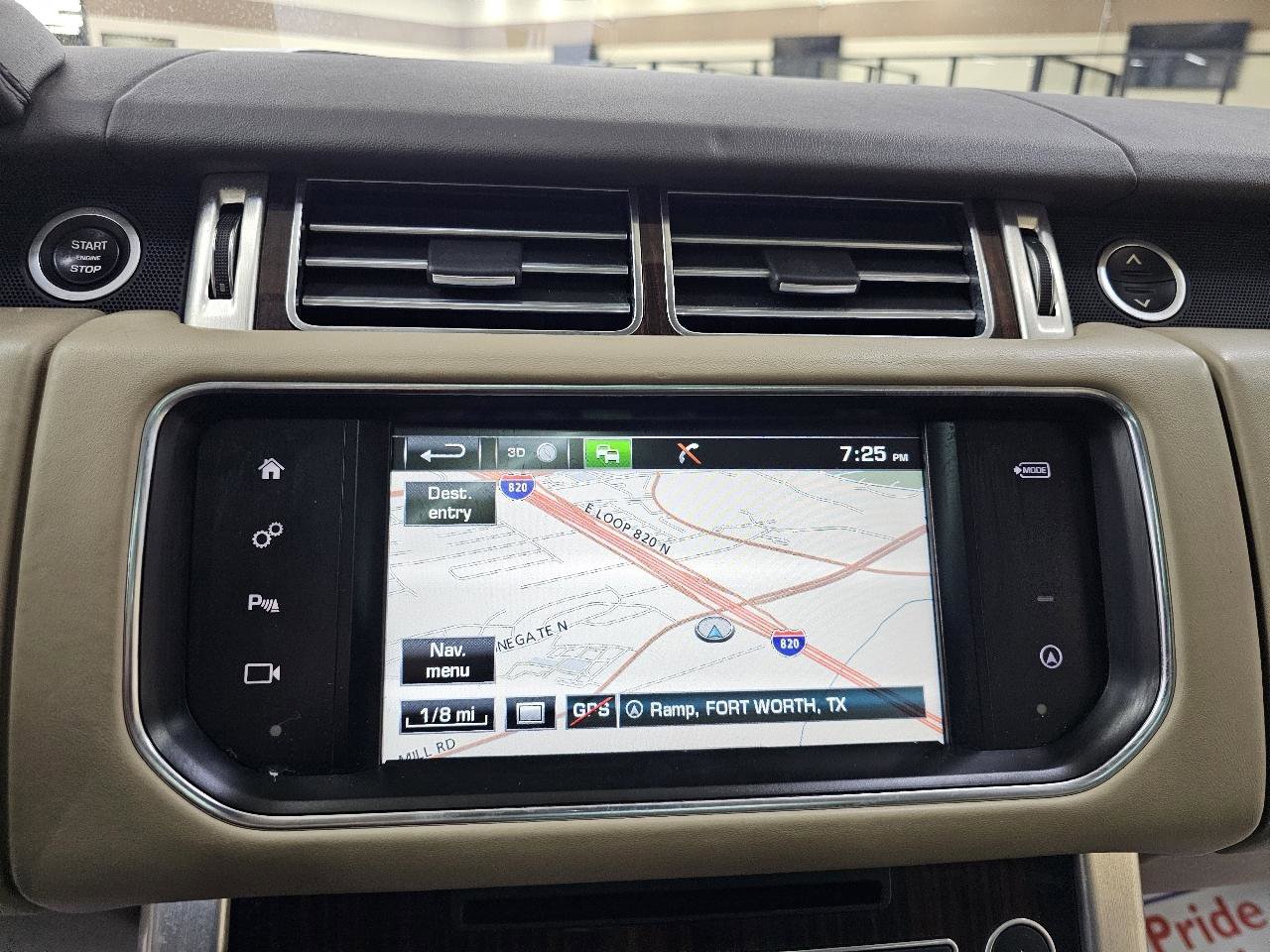 Used 2016 Land Rover Range Rover HSE image 32