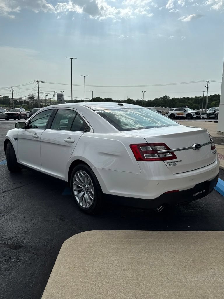 Used 2017 Ford Taurus Limited FWD image 5