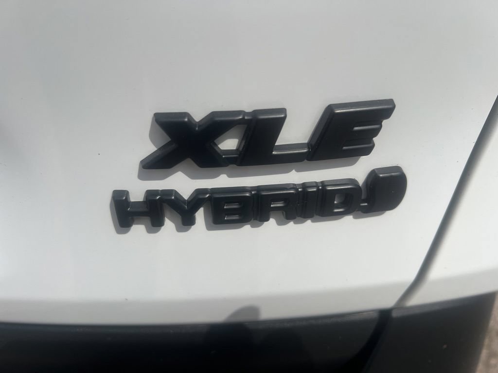 Used 2023 Toyota RAV4 XLE w/ Convenience Package AWD/4WD image 35