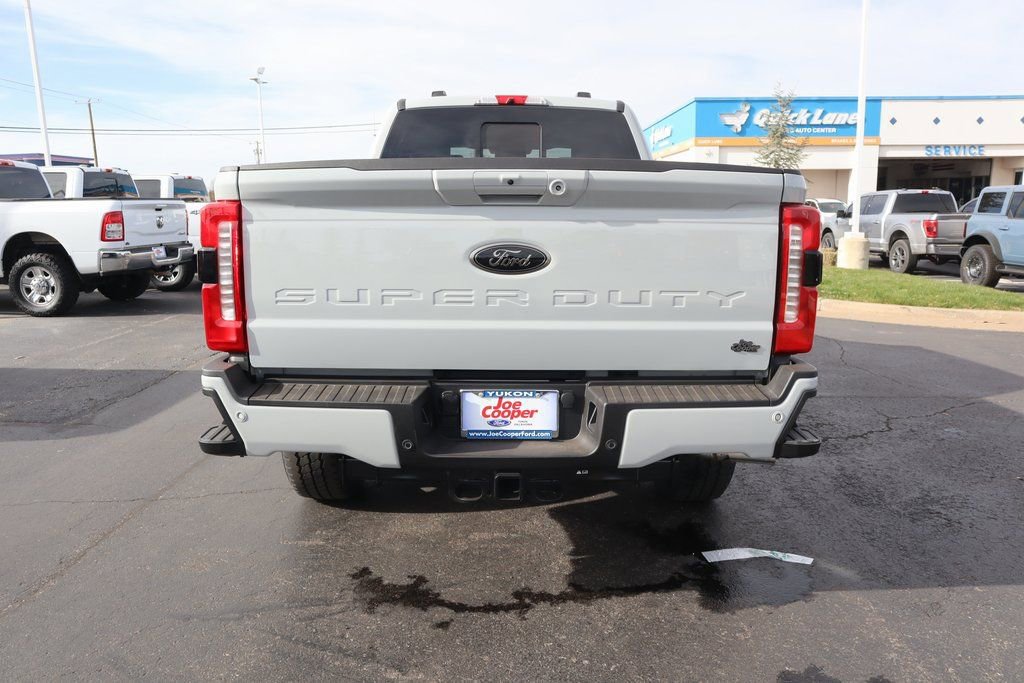 New 2026 Ford F250 Lariat w/ Black Appearance Package image 23