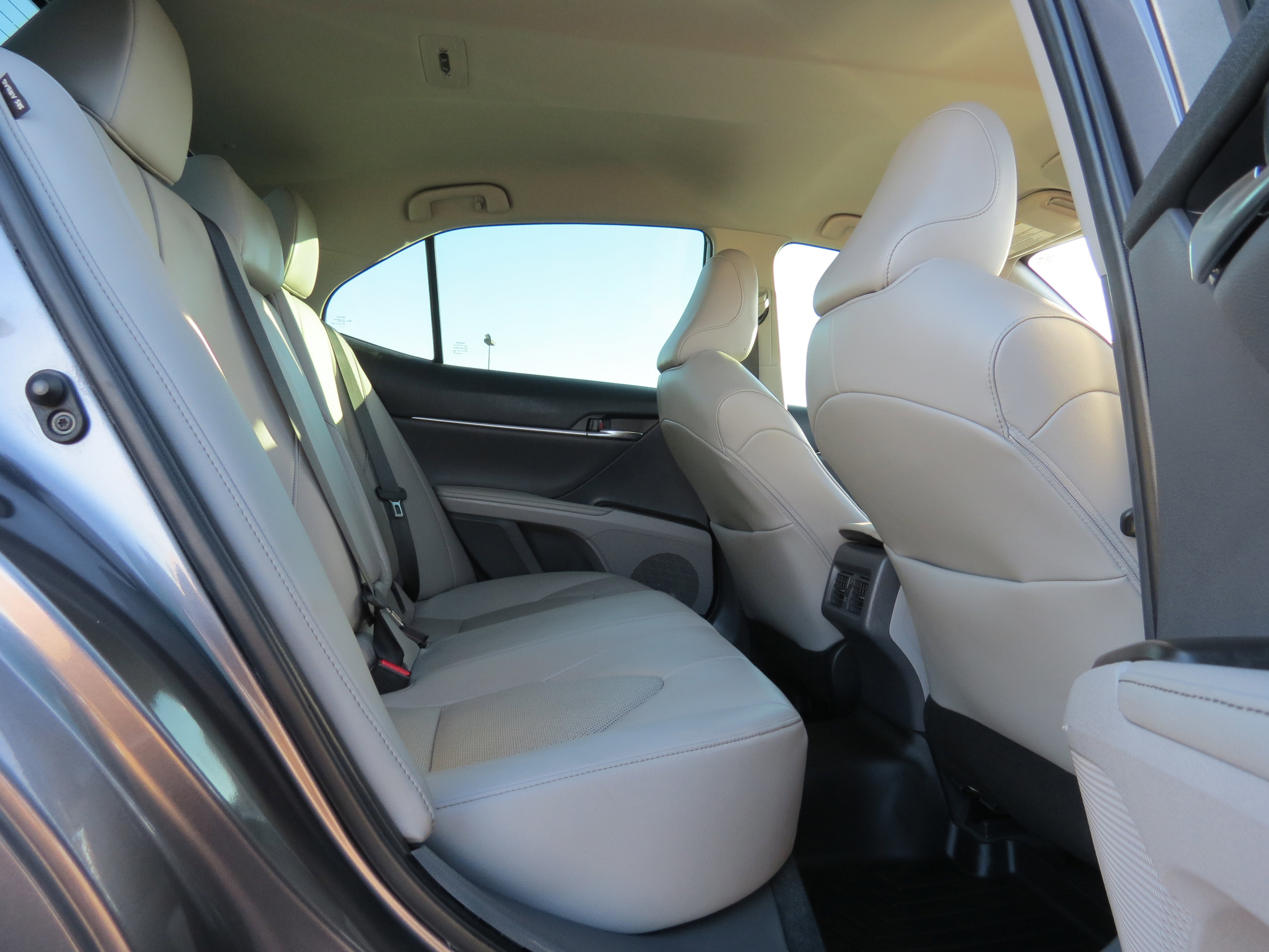 Used 2022 Toyota Camry XLE image 31