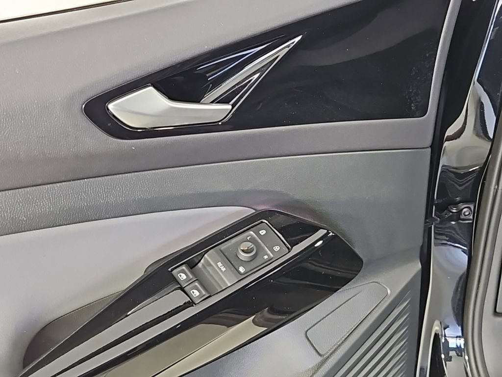 Used 2021 Volkswagen ID.4 Pro image 12