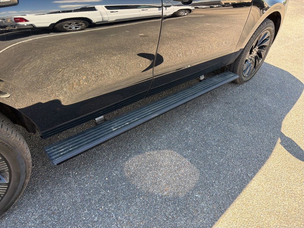 Used 2025 Lincoln Navigator Reserve w/ Jet Appearance Package image 15