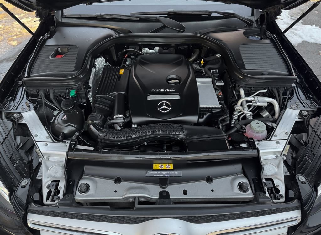 Used 2019 Mercedes-Benz GLC 350e 4MATIC image 30