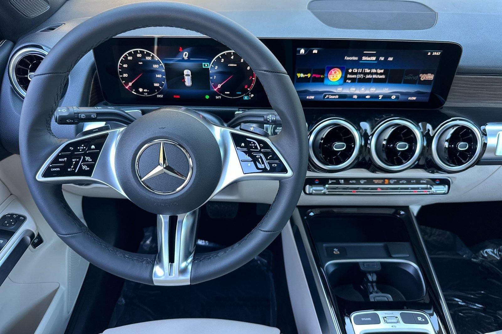 New 2026 Mercedes-Benz GLB 250 image 25