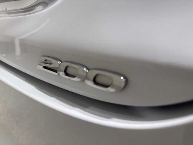 Used 2017 Chrysler 200 Limited Platinum w/ Comfort & Convenience Group image 30