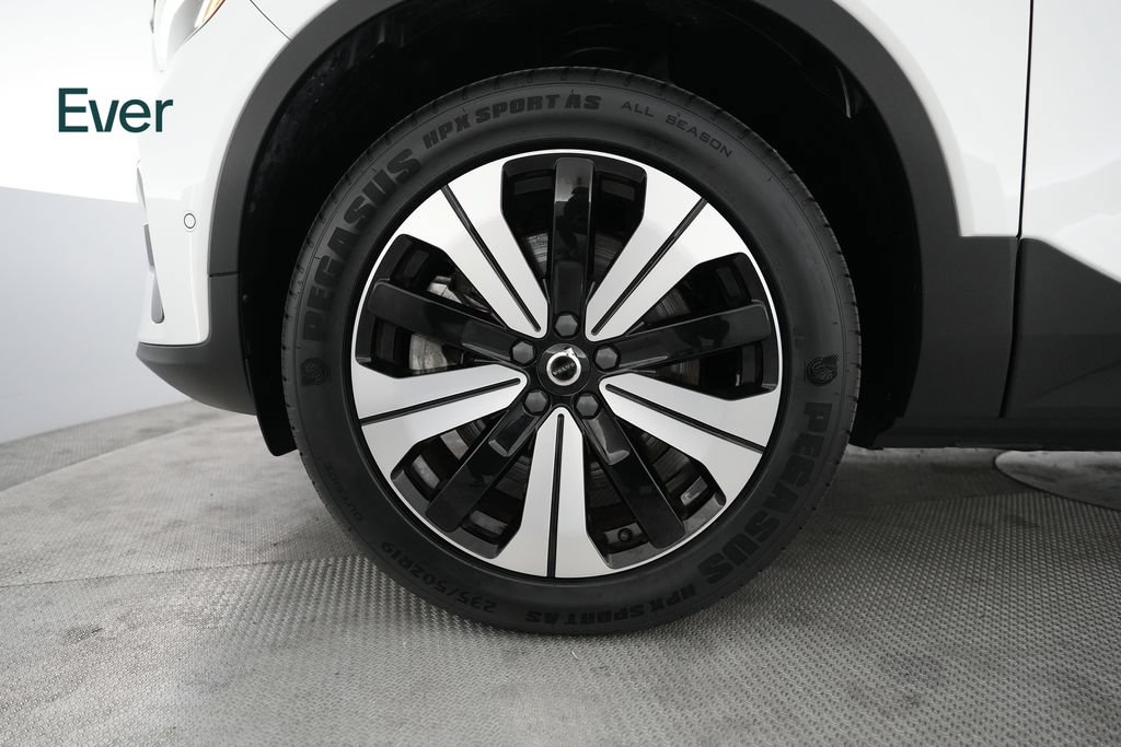 Used 2023 Volvo XC40 Recharge Plus AWD/4WD image 19